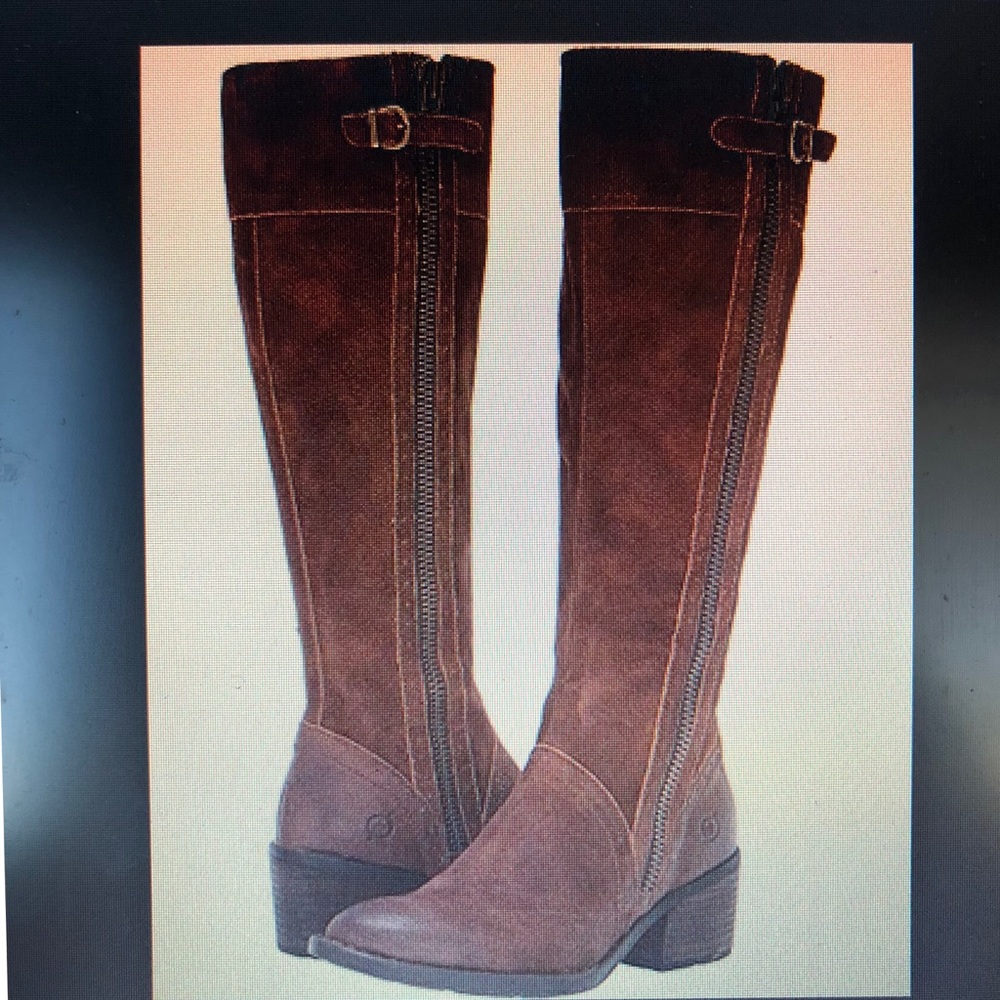 Born Tobacco Distressed Women’s Boots size 6.5w